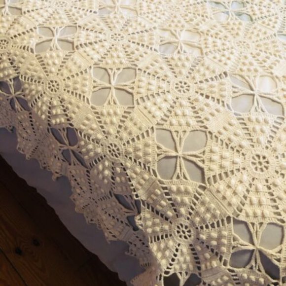 Antique Vintage Crochet Bed Spread Coverlet Tablecloth Ecru 92 x 80" - Picture 5 of 9